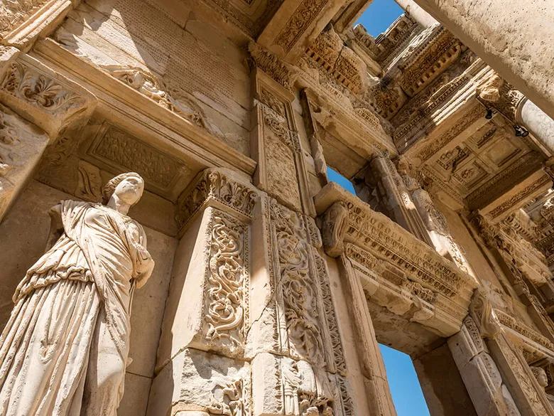 izmirin-sakli-hazineleri-ortaya-cikti-unesco-listesinde-hangi-tarihi-alanlar-var-1792581608929.png
