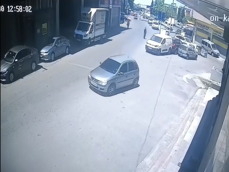 korku-dolu-anlar-karimla-aranda-ne-var-diyerek-dehset-sacti-1780830280557.jpeg
