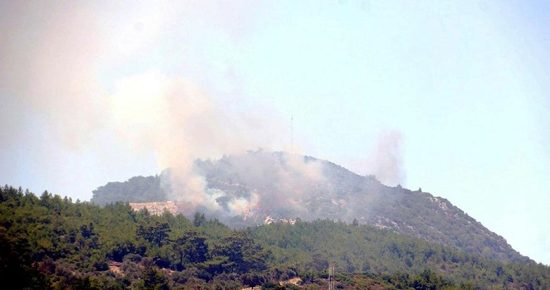 Yunanistan’ın Sisam adası yanıyor