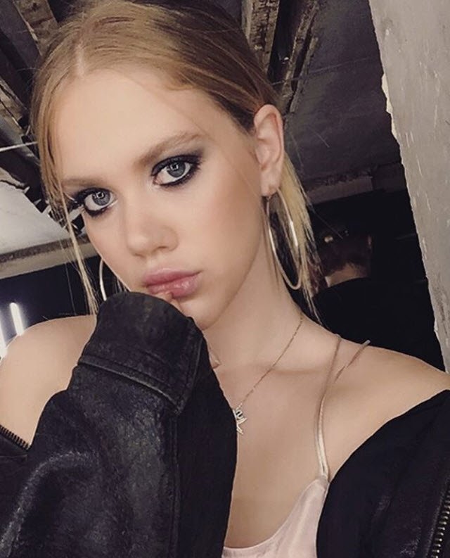 Burcu Biricik�in makyajsız hali şaşkına çevirdi
