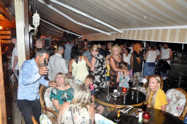 Aydın Didim’de tatilcilere sağanak sürprizi