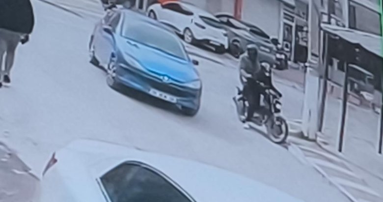 İzmir’de silahlı soygun girişimi: Pompalı tüfekle kuyumcuya girdiler, iş yeri sahibine biber gazı sıktılar!