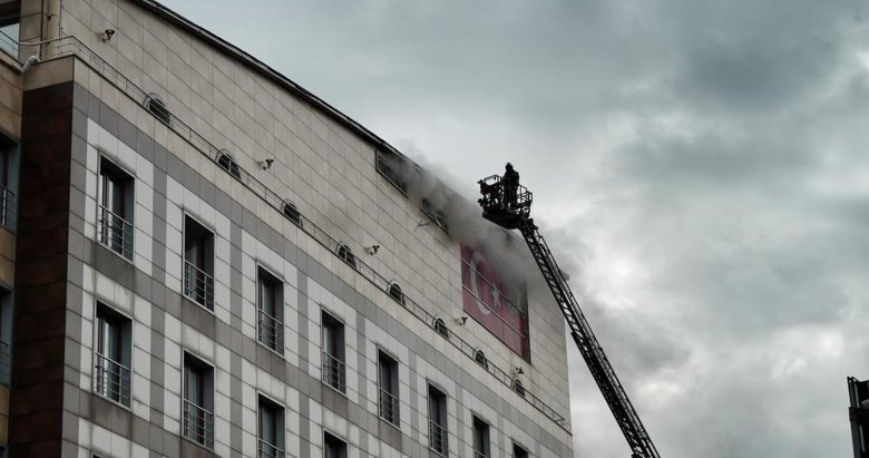 İstanbul’da polisevinde yangın!