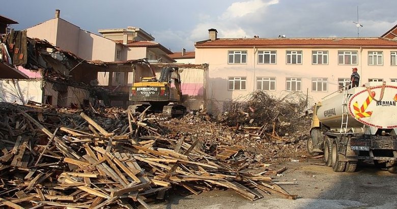 Manisa’da 5 okula yıkım kararı! Depremde dayanıklılık testini geçemediler