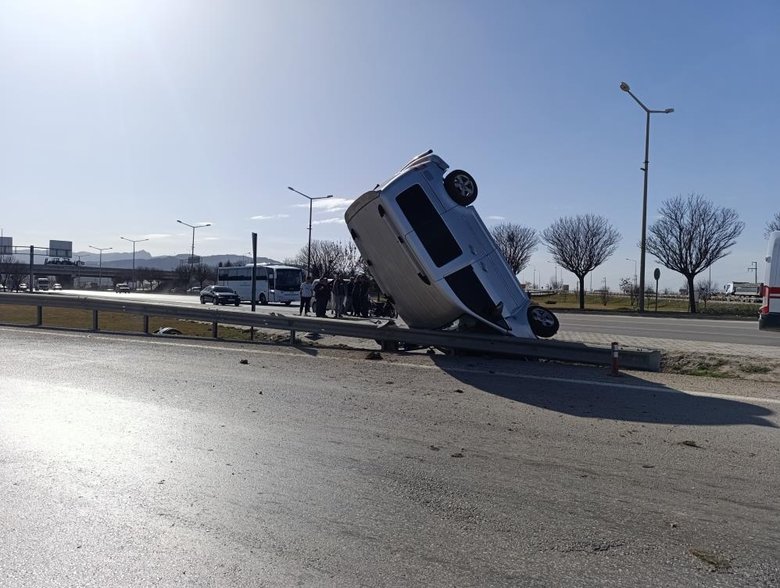 Afyonkarahisar’da fizik kurallarını sorgulatan trafik kazası