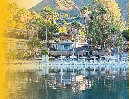 Otel personeli sokağa atıldı