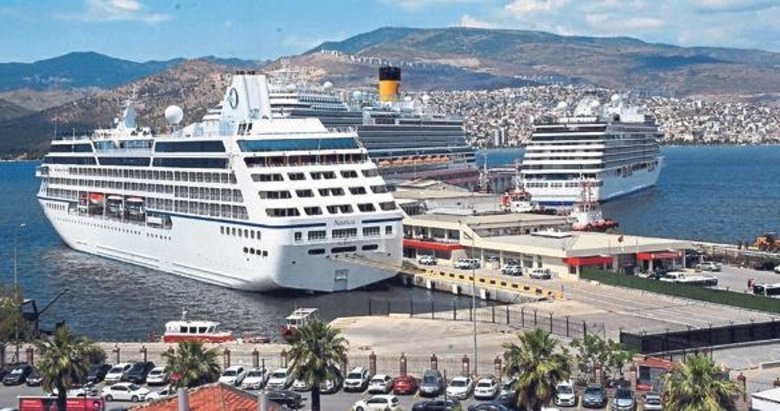 Turist sayısında İzmir tüm zamanların rekorunu kırdı