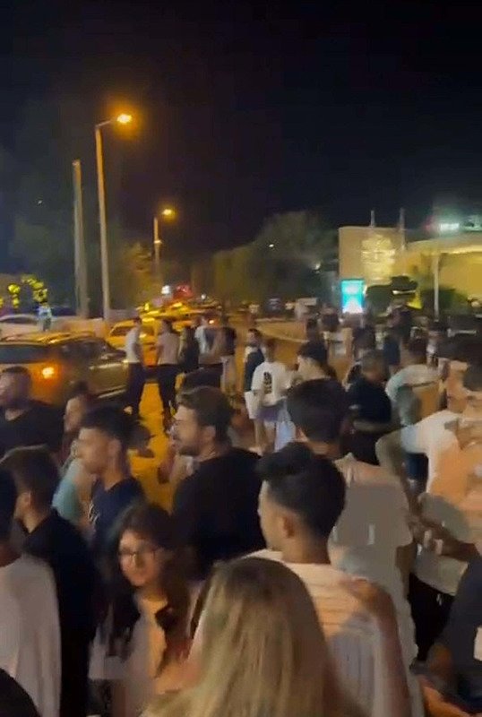 Bodrum’da kavga sonrası taksiciler yol kapattı: 1 yaralı, 4 gözaltı