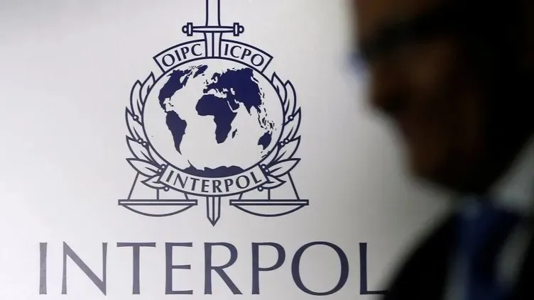 banka-karti-ve-iban-numarasi-yuzunden-hayati-karardi-dolandirici-ilan-edildi-interpol-bile-pesine-dustu-1782206425558.jpeg