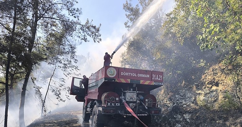 Hatay’da yerleşim yerine yakın orman yangını çıktı!