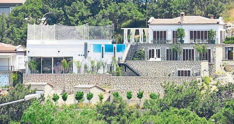 Mesut Özil’den eşine jest! Çeşme’deki villasını yeniden düzenledi