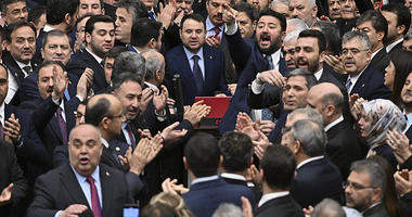 Yemin töreninde CHP vandallığı