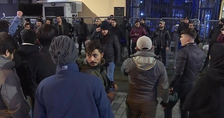 Son dakika: İdlib’deki alçak saldırının ardından Rusya’nın İstanbul Başkonsolosluğu önünde protesto