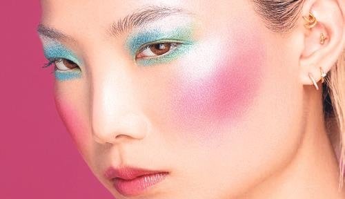 Zarif ve soft bir dokunuş: Watercolor blush trendi