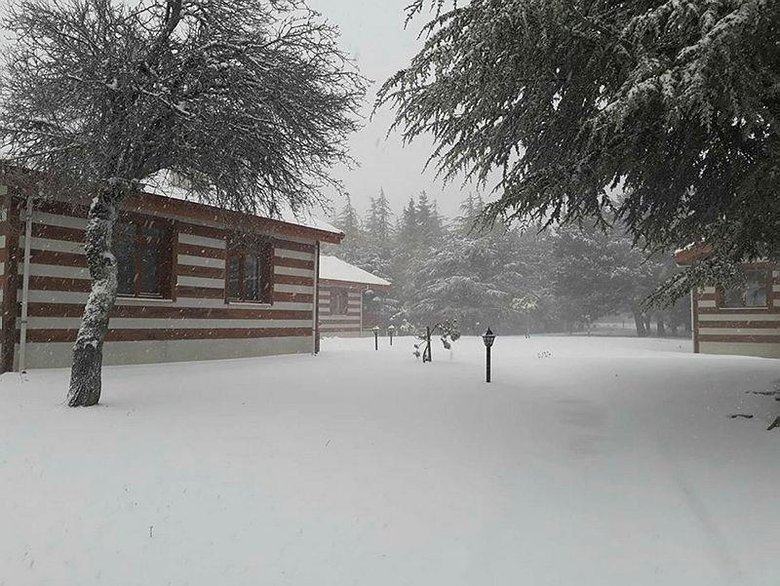 Spil Dağı’nda kar kalınlığı 30 santimetreyi geçti