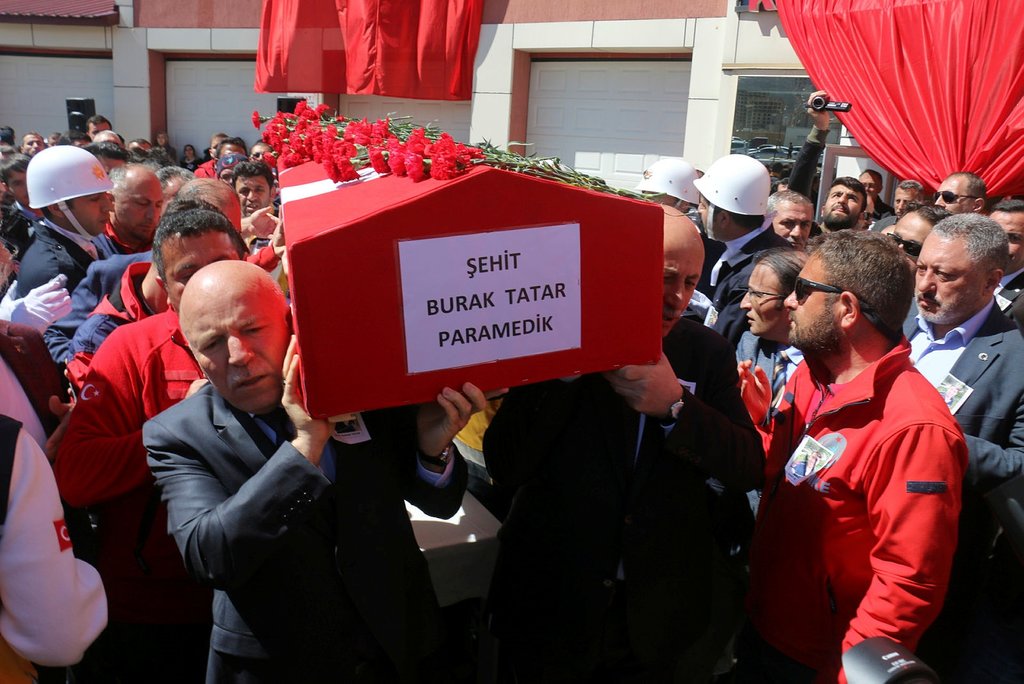 UMKE Paramedik sağlık personeli şehit Burak Tatar son yolculuğuna uğurlandı