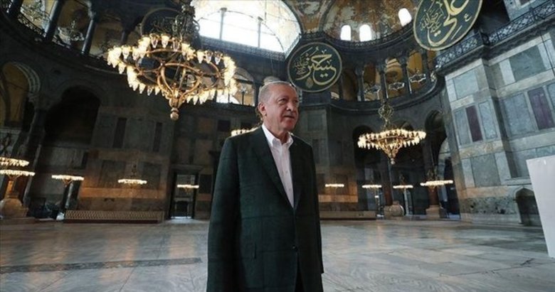 Başkan Erdoğan’dan Ayasofya-i Kebir Cami-i Şerifi fotoğraflı cuma mesajı