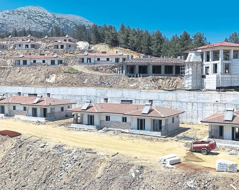 izmirde-yeni-evler-yeni-umutlar-odemiste-yanginin-yaralari-sariliyor-1783022472583.jpeg