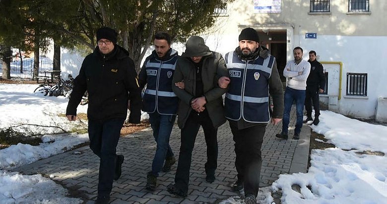 Hülya Avşar’ın evini soymuştu! ’Binbir surat’ lakaplı Zelkif Bay cezaevinde öldü