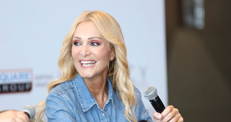 Yunan şarkıcı İstanbul yolcusu: Harbiye’de konser verecek