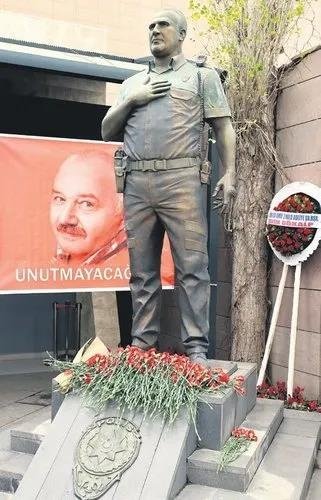 İzmir’deki hain planı canı pahasına engelleyen kahraman: Fethi Sekin