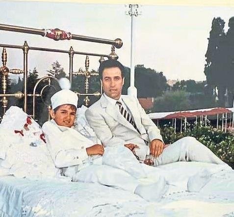 Kemal Sunal vefatının 22. yılında anıldı