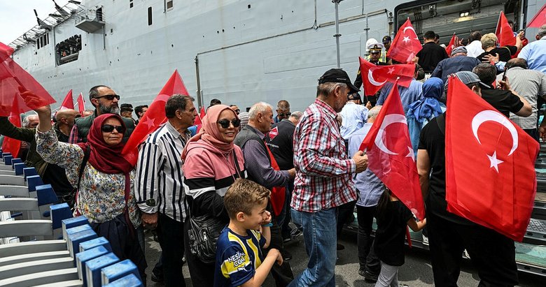 Gurur abidemiz İzmir Körfezi’nde