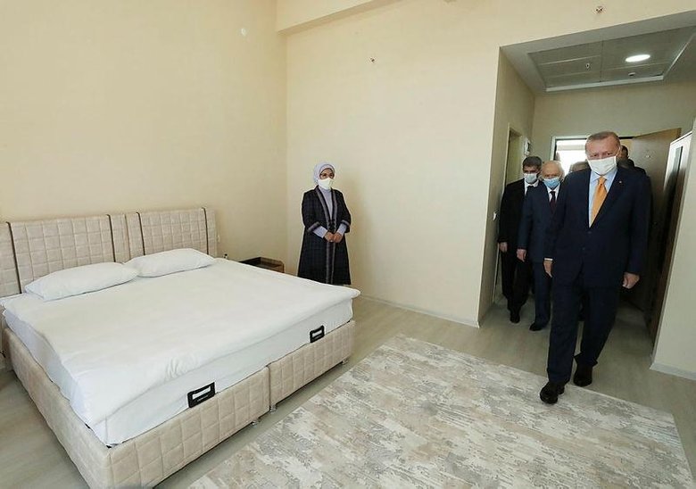 Başkan Erdoğan Bitlis’te! Bahçeli ile birlikte Ahlat Gençlik Merkezi’nin açılışını yaptı