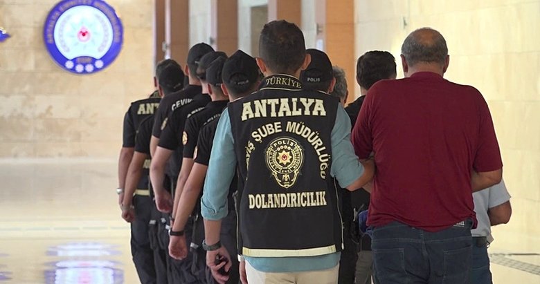 Antalya’da akıllara durgunluk veren soygun! İzmirli yaşlı adama dublörle sağlık raporu alıp 730 milyonluk vurgun yaptılar!