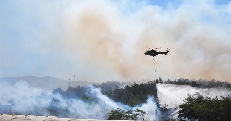 Ülkemizin yangınlarla mücadelesine TSK’nın 13 helikopteri destek veriyor