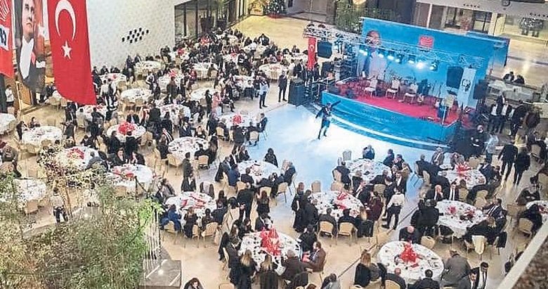 CHP’de skandallar bitmez! İşçiye para yok eğlenceye para çok
