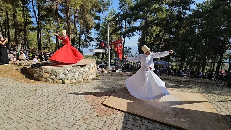 aydinda-bu-gelenek-tam-743-yildir-yapiliyor-hazirliklar-basladi-bu-sene-de-yapilacak-1787833783096.jpeg
