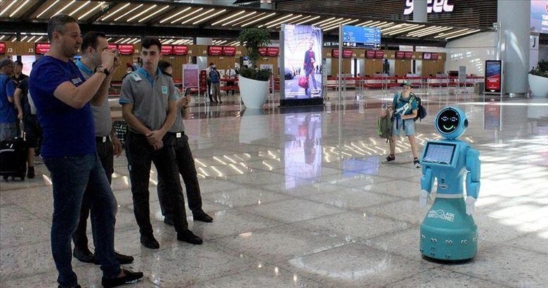 İstanbul Havalimanı’ndaki robotlar, Washington Post’ta anlatıldı