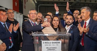 Son dakika: AK Parti Sözcüsü Ömer Çelik’ten Özgür Özel’in boykot çağrısına tepki: Siyaset rotasından tamamen çıkmıştır
