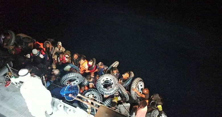 Çanakkale’de Türk kara sularına itilen 37 sığınmacı kurtarıldı