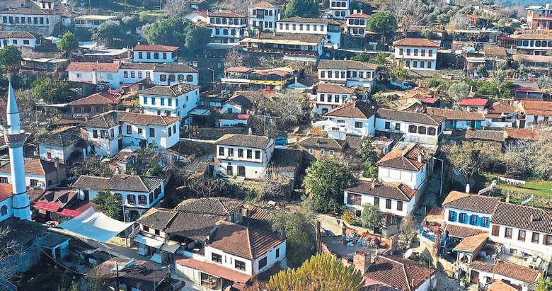 Şirince’de oteller doldu Çesme’de korkulan oldu