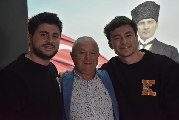 Babalarının 21 yıl önce yazdığı 2 mektup oğullarına teslim edildi