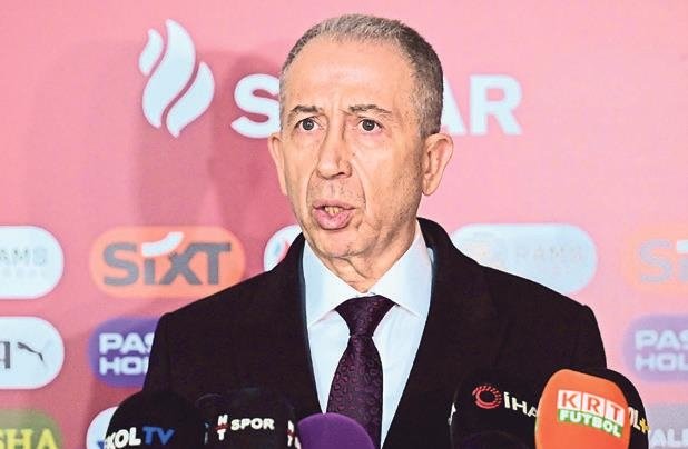 Penaltıya kızdılar sahadan çekildiler