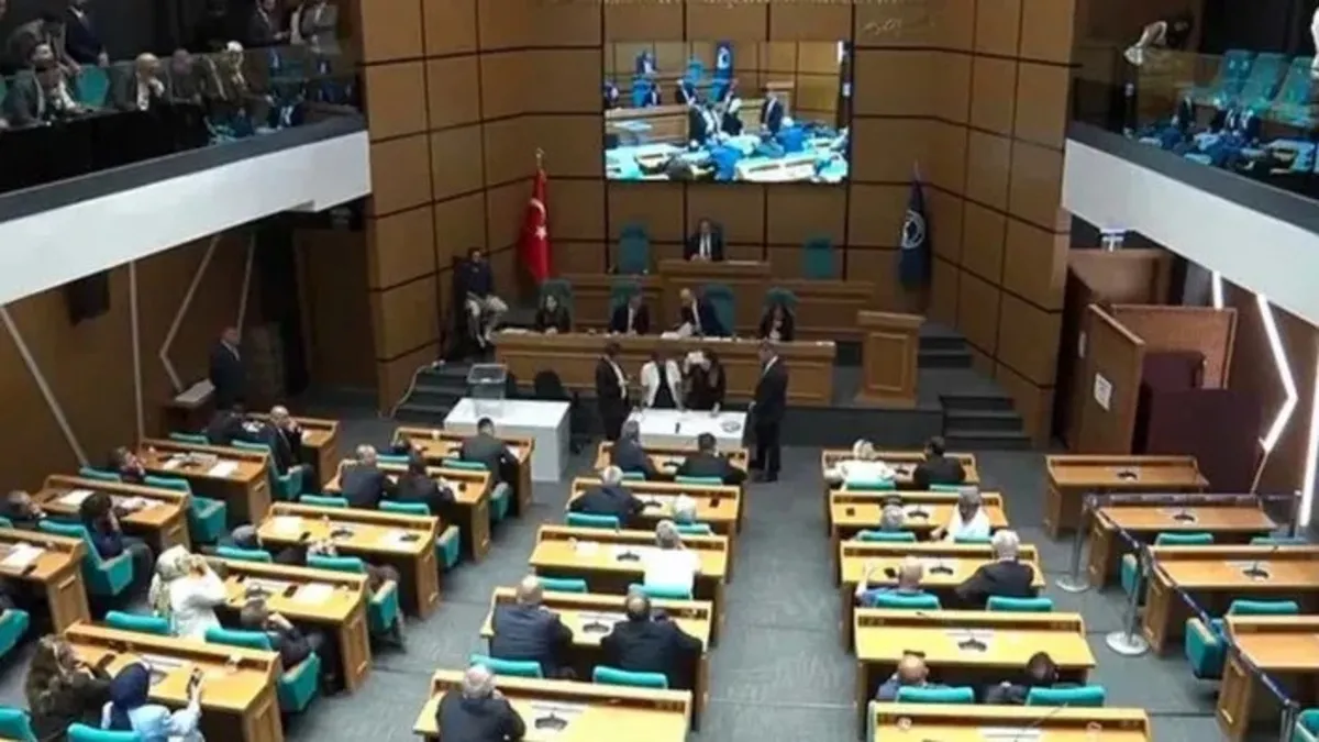 SON DAKİKA: Üsküdar Belediyesi başkanvekili seçimi 8 Eylül'e ertelendi