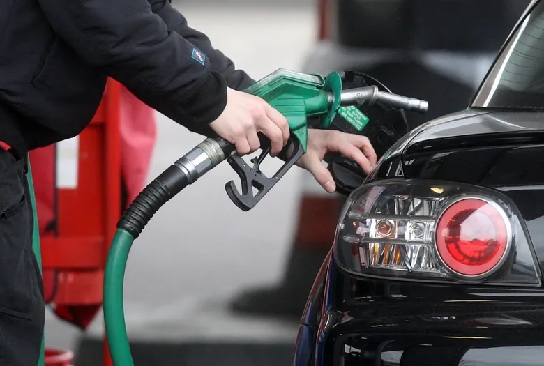 SON DURUM AKARYAKIT FİYATLARI 8 EYLÜL SALI | Pompa değişti mi? Benzin, motorin ve LPG’ye zam, indirim var mı?