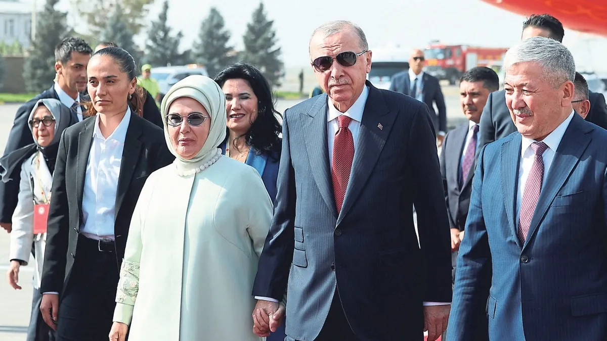 Başkan Erdoğan’dan Caparov’a kitap hediyesi