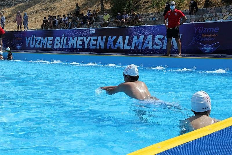 Izmir De Oyle Bir Havuz Acildi Ki Youtube