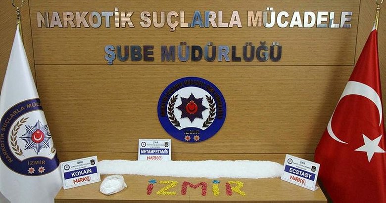 İzmir’deki bir kamyona yapılan aramada rekor uyuşturucu ele geçti