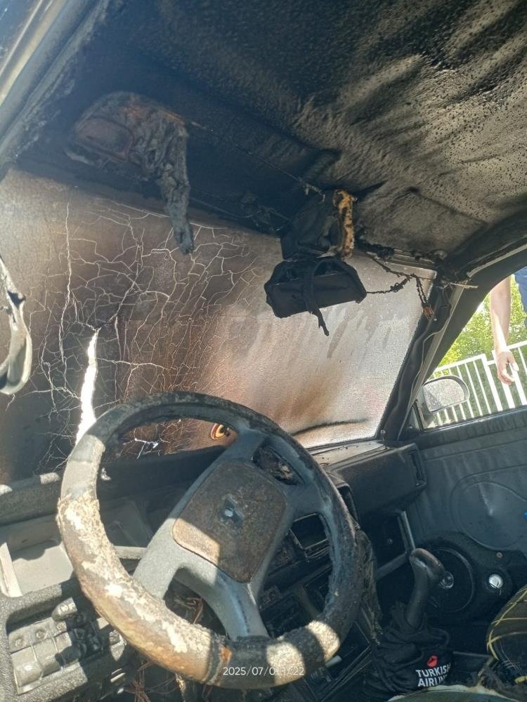 1 Saat önce aldığı otomobil 1 dakikada küle döndü!