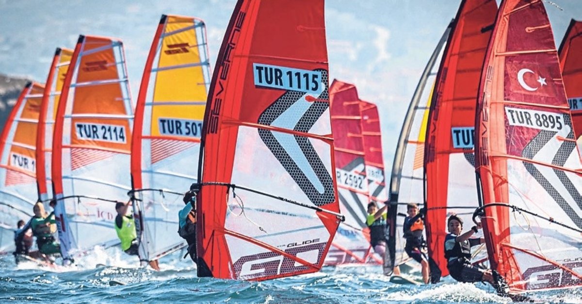 Foça’da sörf rüzgarı milli forma için esti