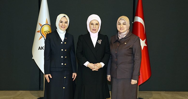 Emine Erdoğan, AK Parti Kadın Kolları Başkanlığının iftarına katıldı
