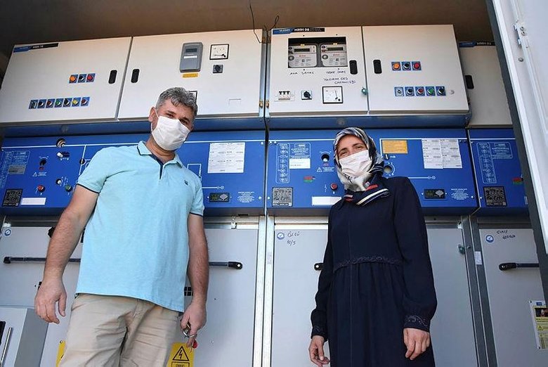 Eşinin hayalini 20 yıl sonra gerçekleştirdi: 300 evin elektriğini üretiyor