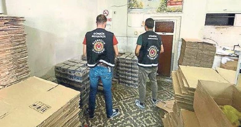 İzmir’de 10 bin şişe sahte alkol ele geçti