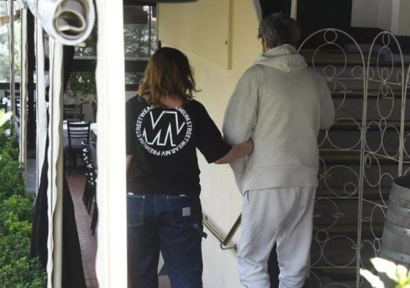 Zor günler geçiren Kadir İnanır’ın keyifsiz hali dikkat çekti