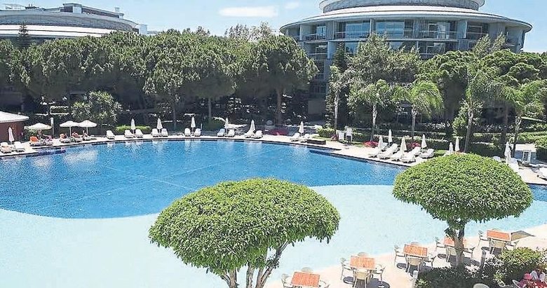 Turist bolluğunda oteller sinek avlıyor